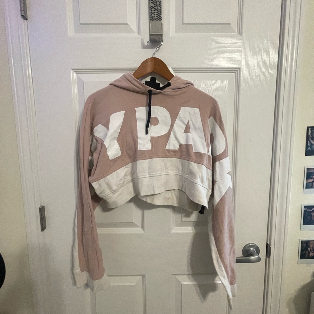 IVY PARK jacket/sweatshirt 
Pink and white